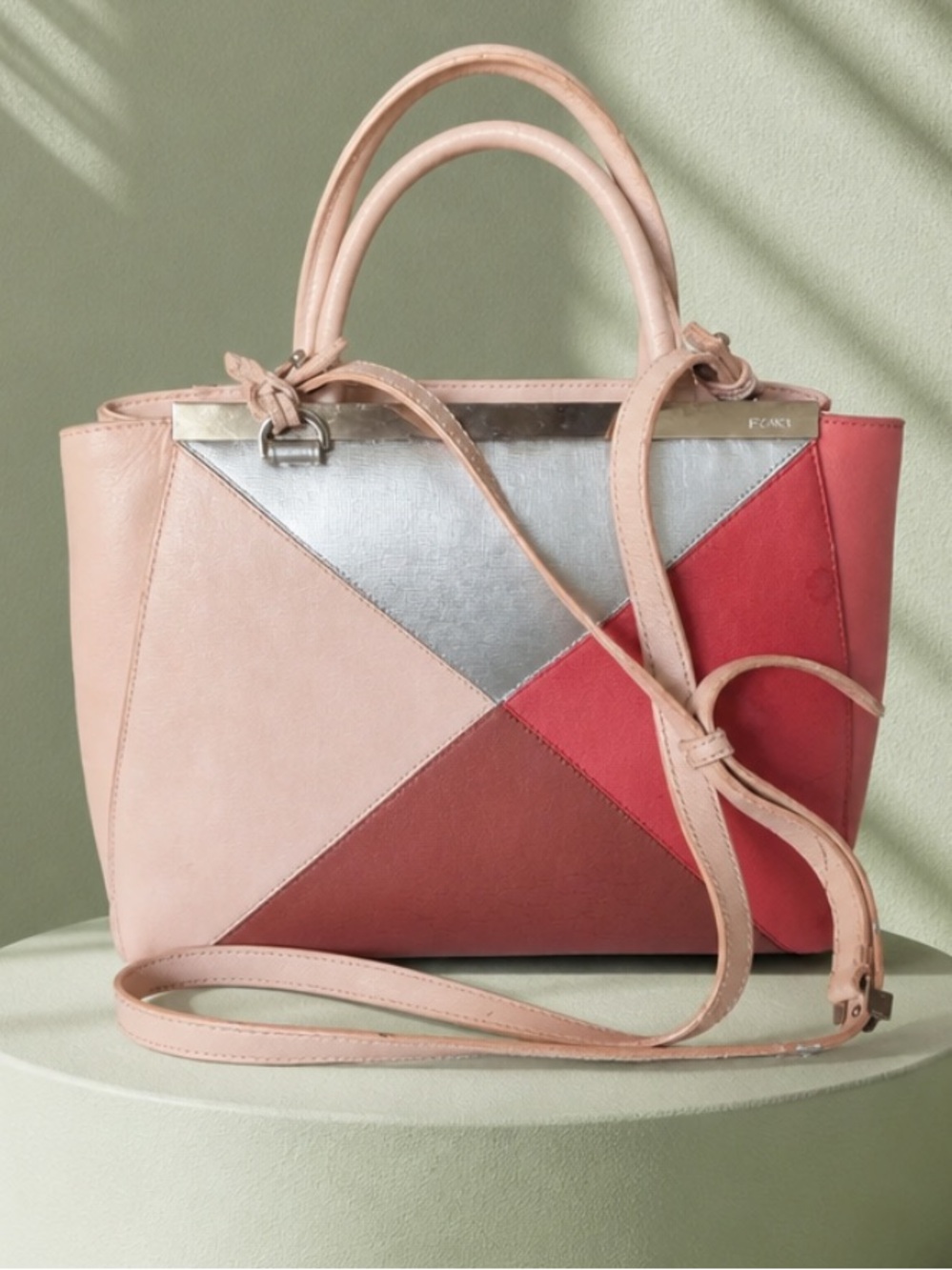 ✋🔥Price Drop ✋🔥Fendi Petite 2 Jour Multicolor Handbag.